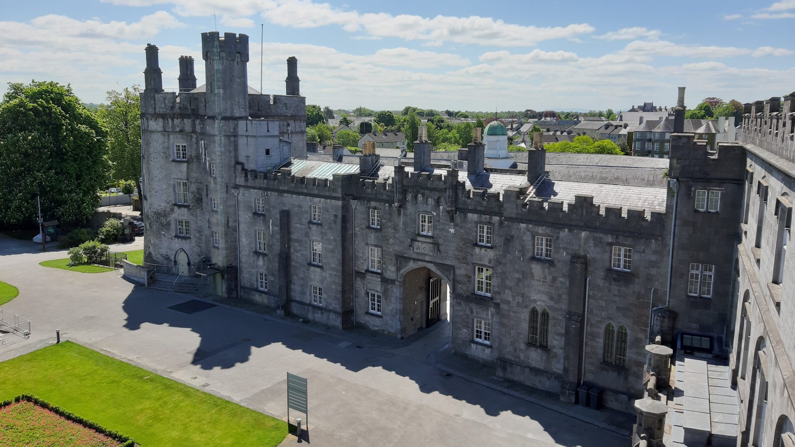 Knocklmoylan Castle